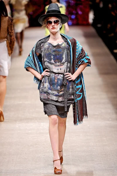 Look 8